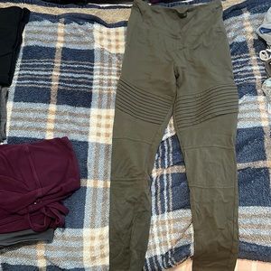 Abound leggings